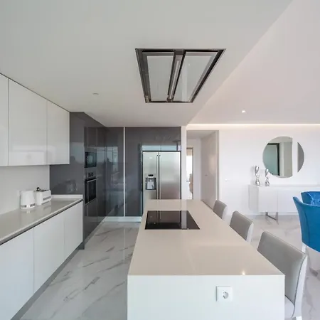 Daire Luxury With Stunning Sea Views