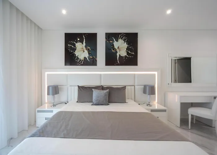 Luxury With Stunning Sea Views