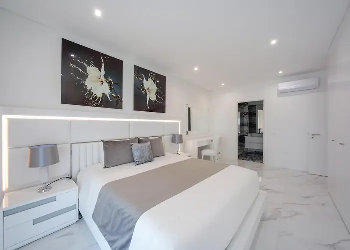 Luxury With Stunning Sea Views *