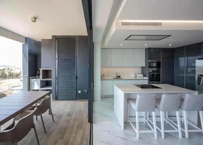 Luxury With Stunning Sea Views