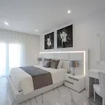 Apartment Luxury With Stunning Sea Views *