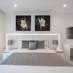 Luxury With Stunning Sea Views