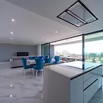 Apartment Luxury With Stunning Sea Views *