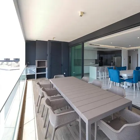 Luxury With Stunning Sea Views Lägenhet