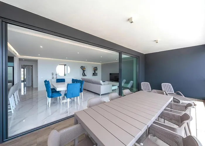 Luxury With Stunning Sea Views *