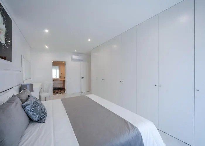 Luxury With Stunning Sea Views Portimão