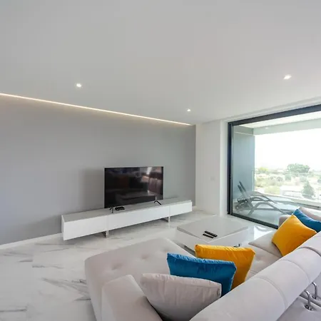 Luxury With Stunning Sea Views Портиман