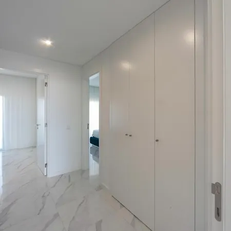 Апартаменты Luxury With Stunning Sea Views