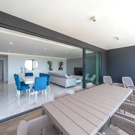 Luxury With Stunning Sea Views *