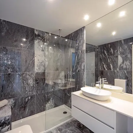 Luxury With Stunning Sea Views Appartamento